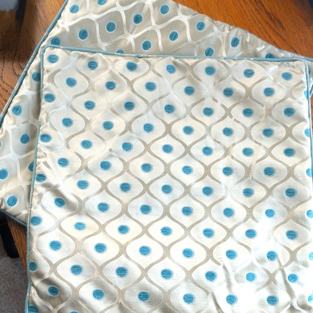 Pier 1 Silky (2) Turquoise/Seafoam Green Polka Dot Pillow Covers